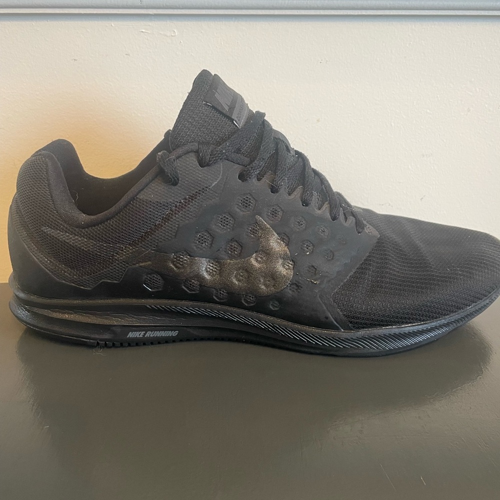 Nike Men's Black Athletic Shoes